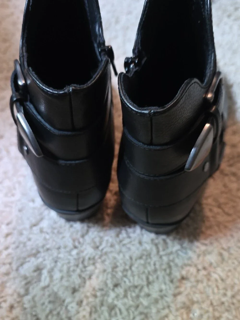 FRYE AND CO. Black Faux Leather Buckle Strap Ankle Booties Size 7.5